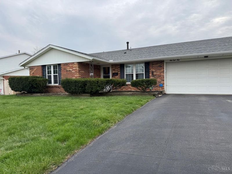 5850 Corlett Court, Huber Heights, OH 45424 Photo 2