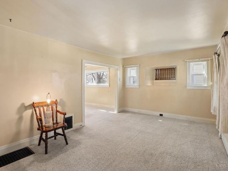 19 Parkway Avenue, Cincinnati, OH 45216 Photo 2