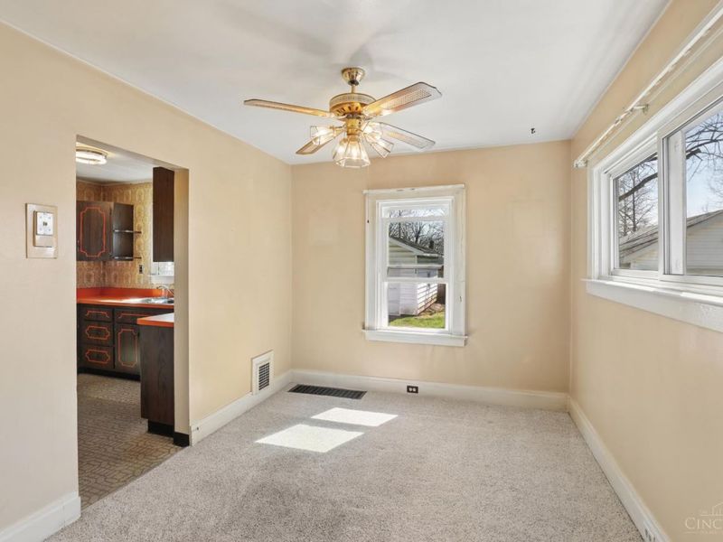 19 Parkway Avenue, Cincinnati, OH 45216 Photo 4