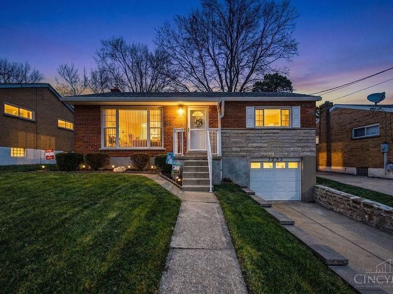 3252 Floridale Lane, Cincinnati, OH 45239 Photo 2