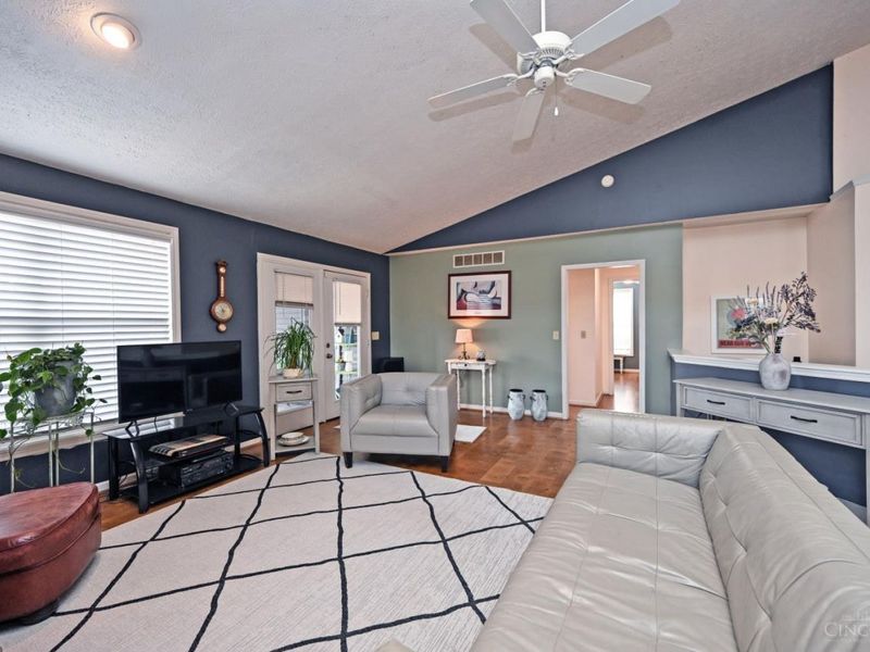 590 Rentz Place, Delhi Twp, OH 45238 Photo 8