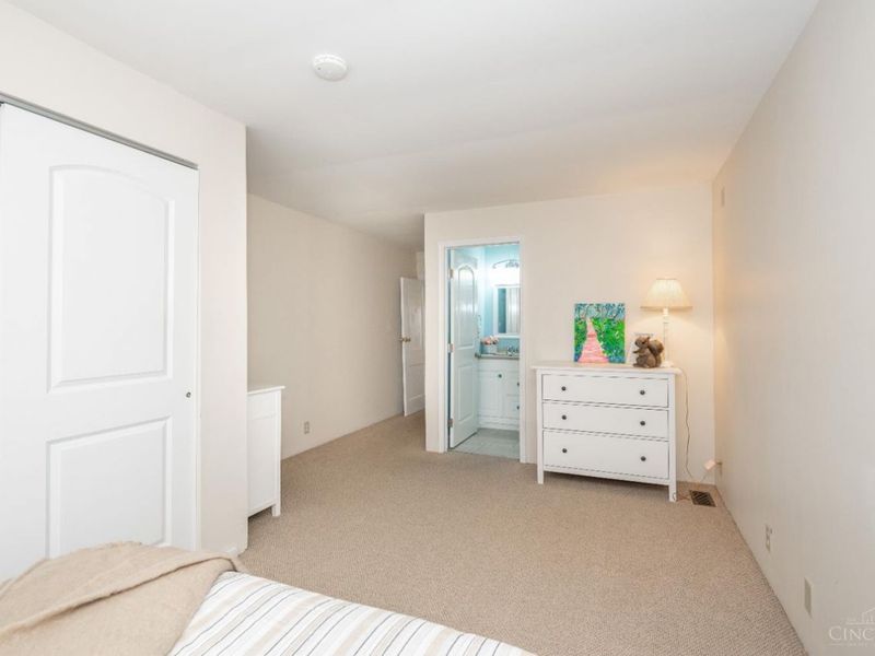 4824 Fairview Avenue, Cincinnati, OH 45242 Photo 36