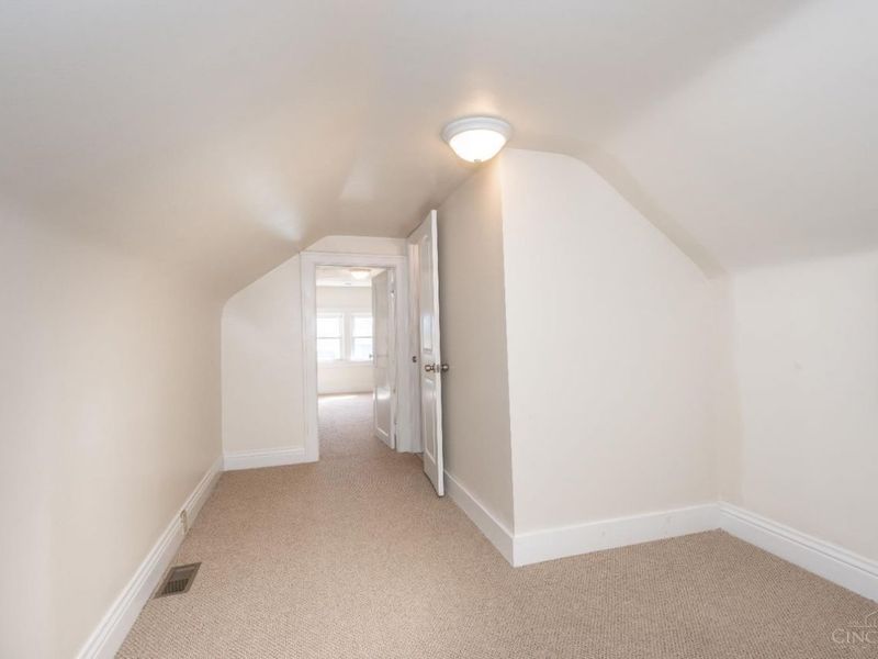 4824 Fairview Avenue, Cincinnati, OH 45242 Photo 45