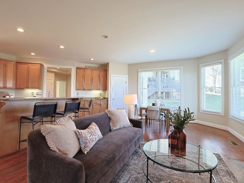 10263 Ryans Way, Blue Ash, OH 45241 Photo 18