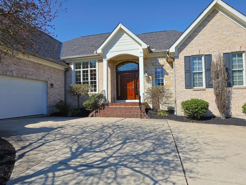 10263 Ryans Way, Blue Ash, OH 45241 Photo 3