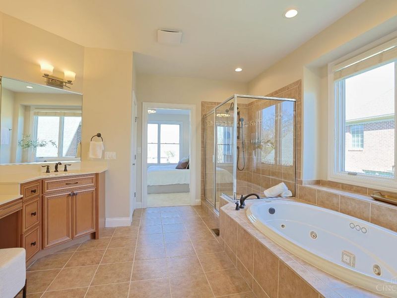 10263 Ryans Way, Blue Ash, OH 45241 Photo 32