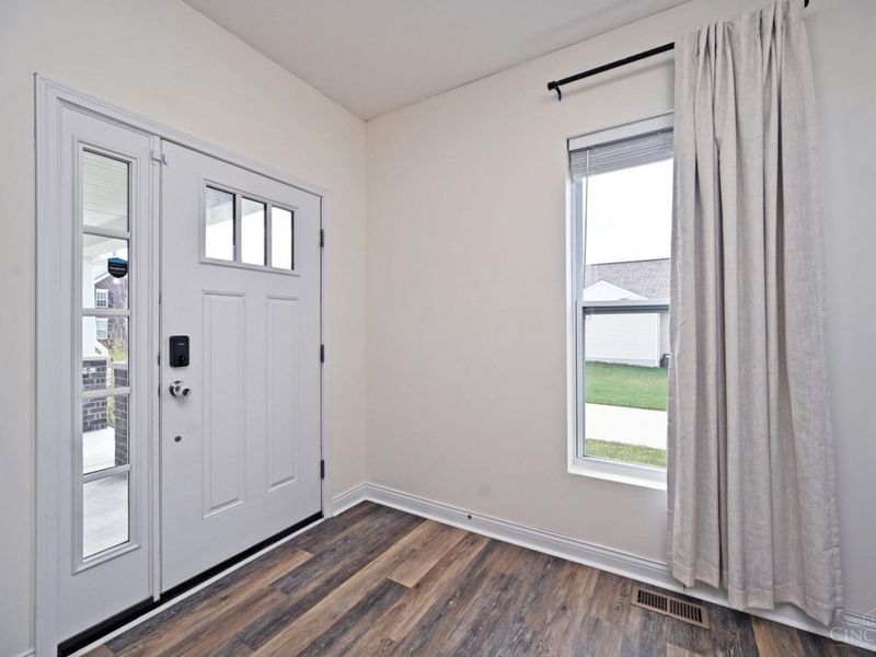 1296 Autumn Run Drive, Hamilton Twp, OH 45039 Photo 8