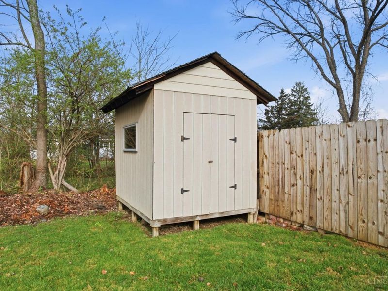 5667 crooked tree Lane, Miami Twp, OH 45150 Photo 11