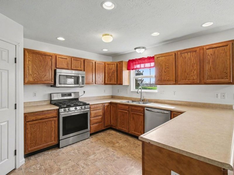 6054 bluffs, Liberty Township, OH 45044 Photo 12