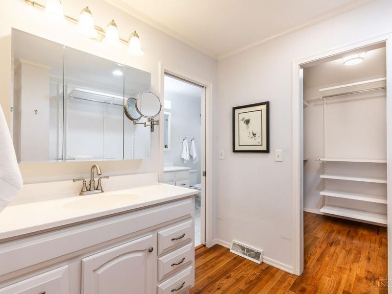 3675 Traskwood Circle, Cincinnati, OH 45208 Photo 23