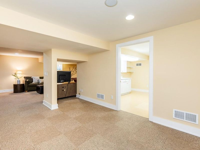 3675 Traskwood Circle, Cincinnati, OH 45208 Photo 37