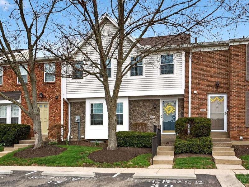 10935 Barrington Court, Unit 232, Sycamore Township, OH 45242 Photo 2