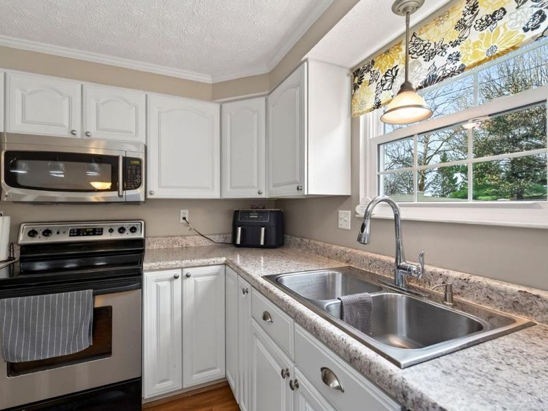 10935 Barrington Court, Unit 232, Sycamore Township, OH 45242 Photo 21