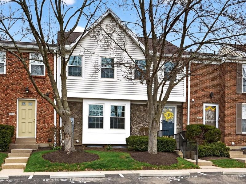 10935 Barrington Court, Unit 232, Sycamore Township, OH 45242 Photo 3