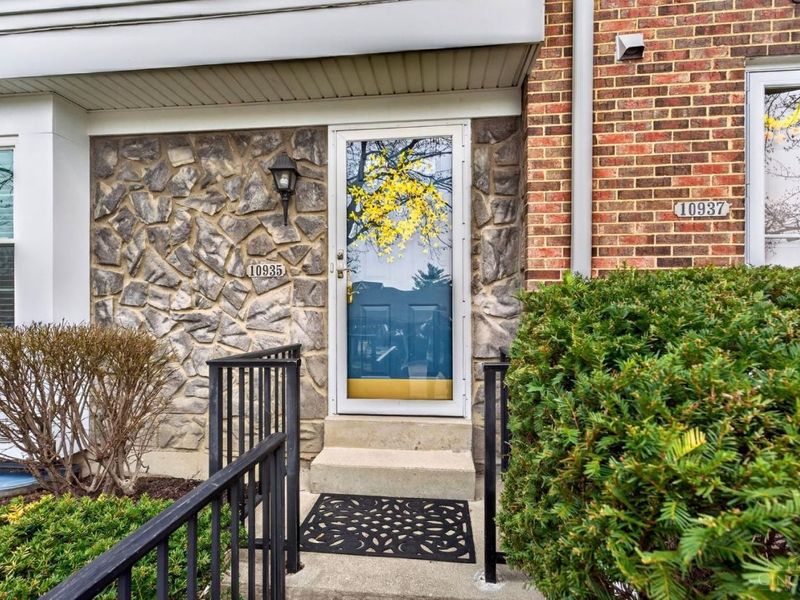 10935 Barrington Court, Unit 232, Sycamore Township, OH 45242 Photo 5