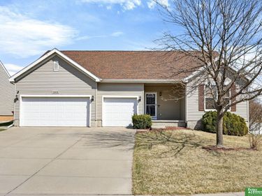 16026 Cary Street, Omaha, NE 68136