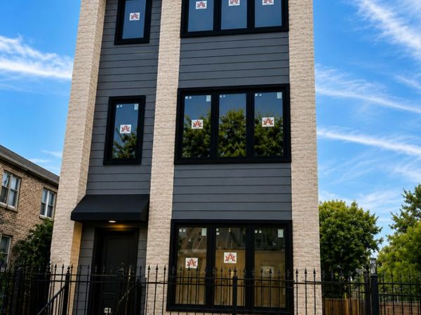 3327 W Division Street, Chicago, IL 60651