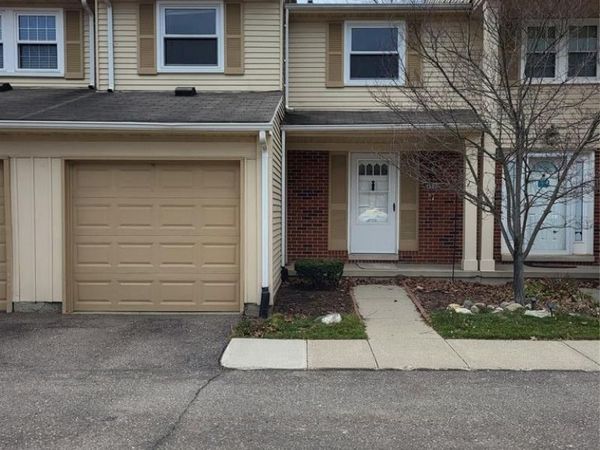 1504 Brentwood Drive, Troy, MI 48098