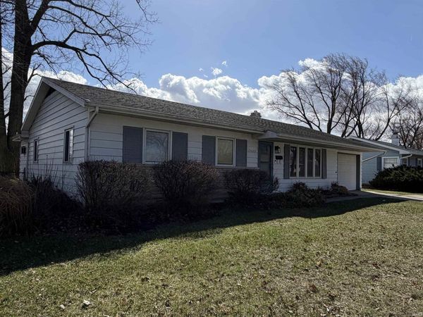 7425 Knightswood Drive, Fort Wayne, IN 46819