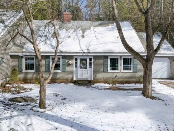 12 Laurel Circle, Wolfeboro, NH 03894