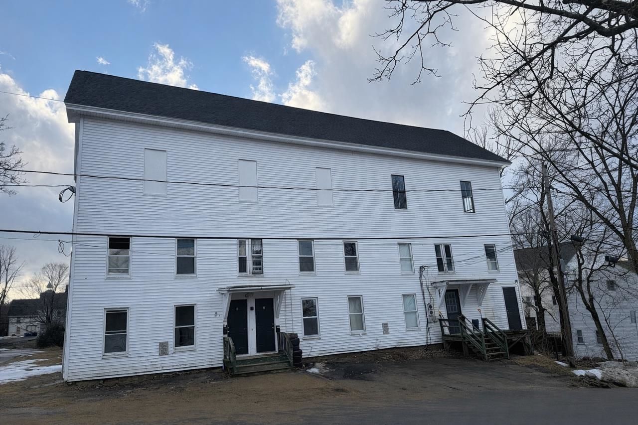 9 Park Street, Pittsfield, NH 03263 Main Photo