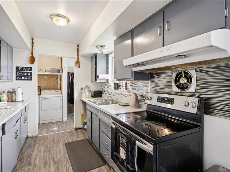 3693 Mandalay Drive, Trotwood, OH 45416 Photo 12