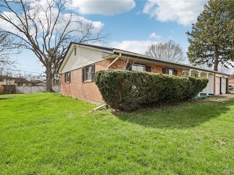 3693 Mandalay Drive, Trotwood, OH 45416 Photo 2