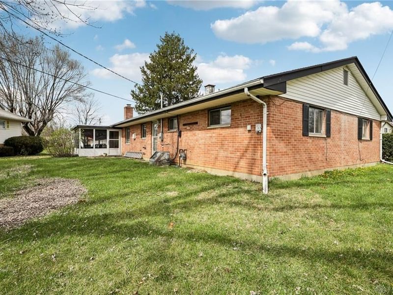 3693 Mandalay Drive, Trotwood, OH 45416 Photo 3
