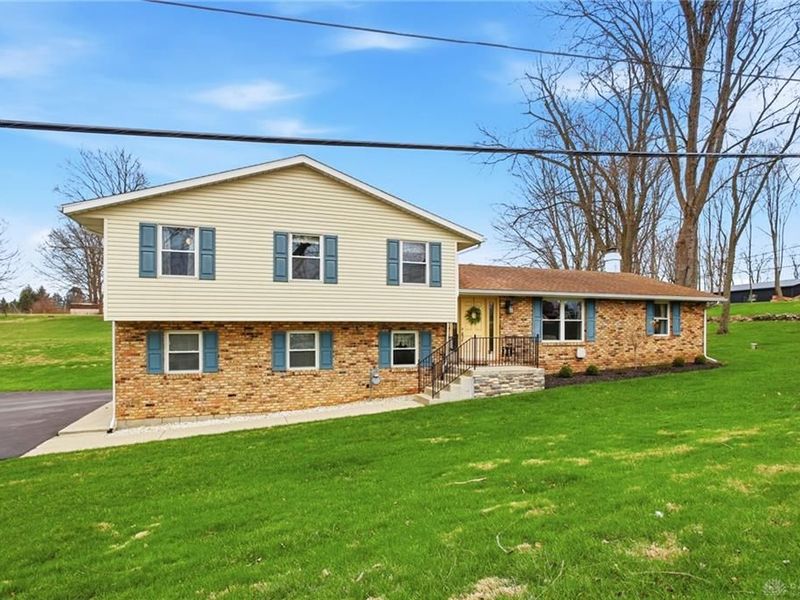 2224 Cheviot Hills Drive, Springfield Township, OH 45505 Photo 4