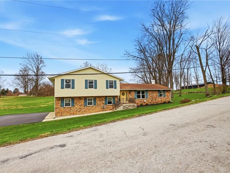 2224 Cheviot Hills Drive, Springfield Township, OH 45505 Photo 6