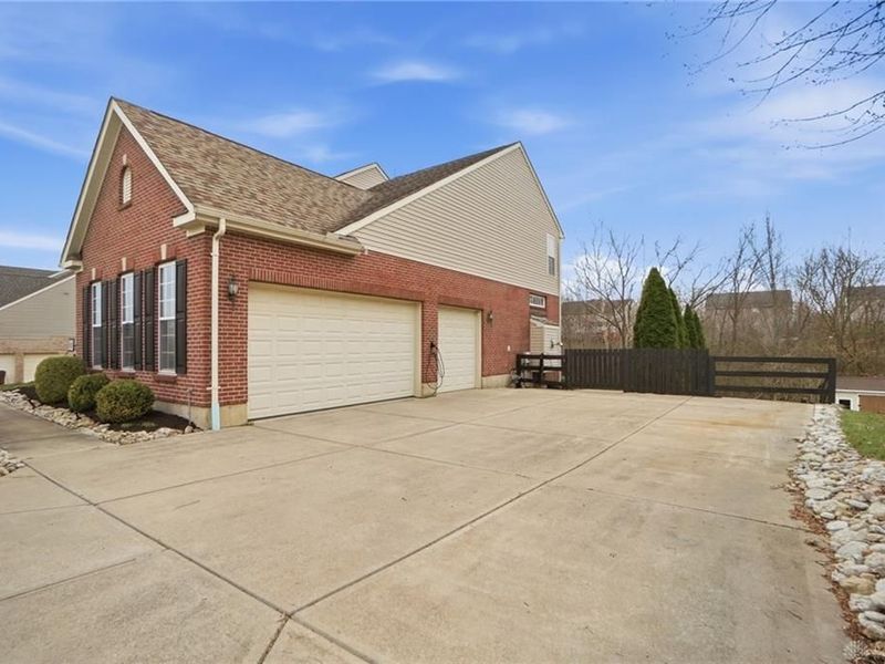 5290 Poets Way, Liberty Township, OH 45011 Photo 2