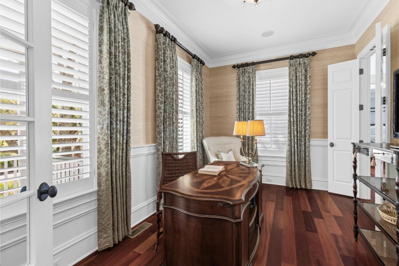 400 Island Park Drive Photo 11