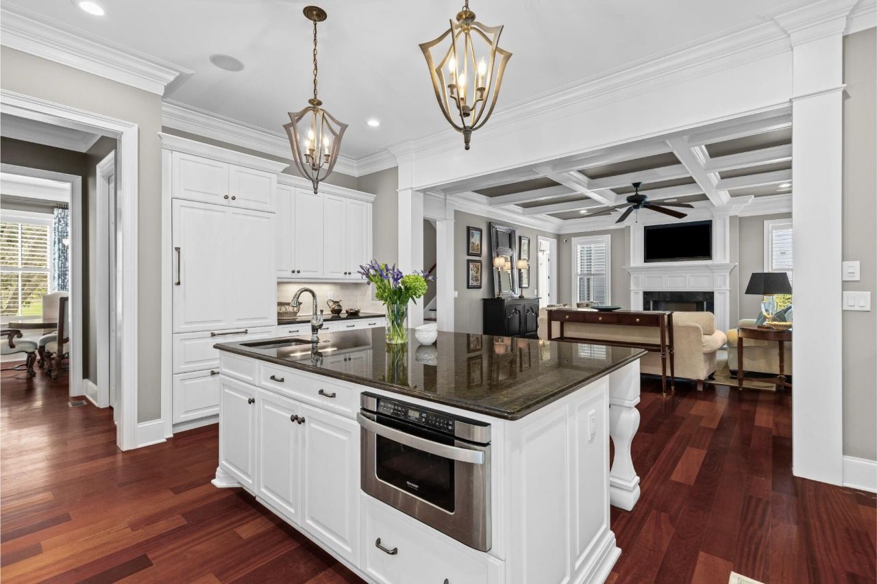 400 Island Park Drive Photo 15