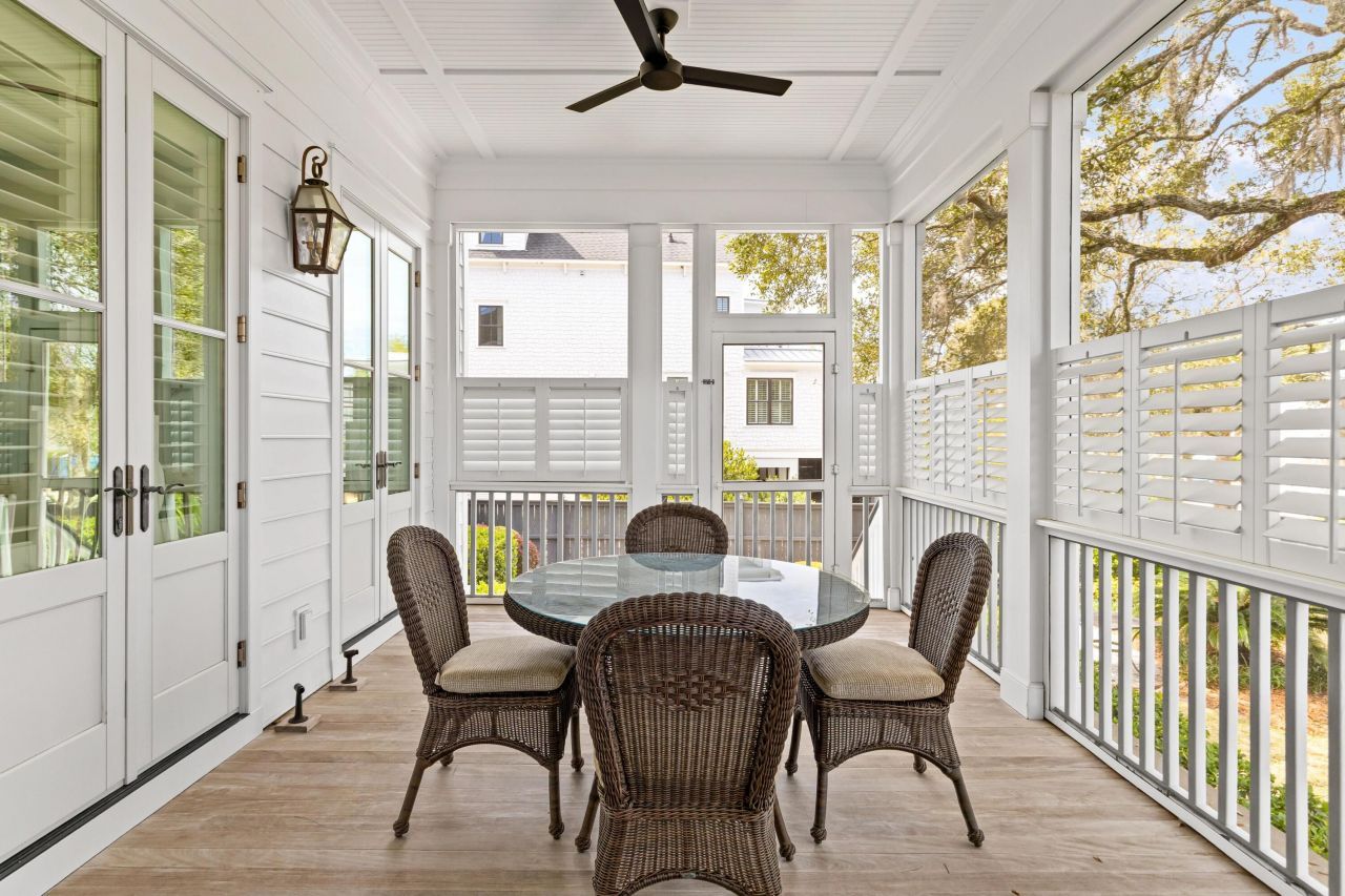 400 Island Park Drive Photo 26