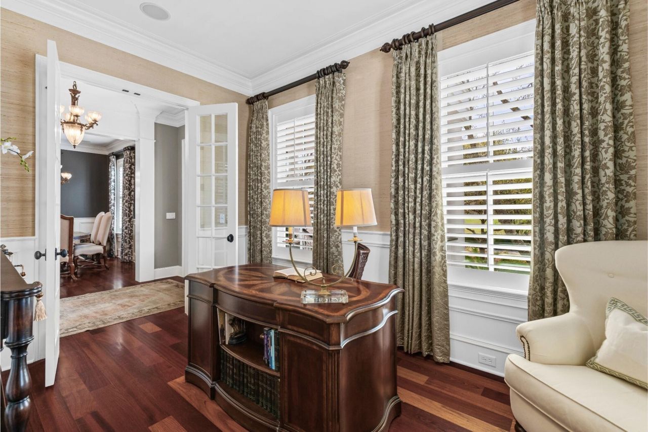 400 Island Park Drive Photo 3