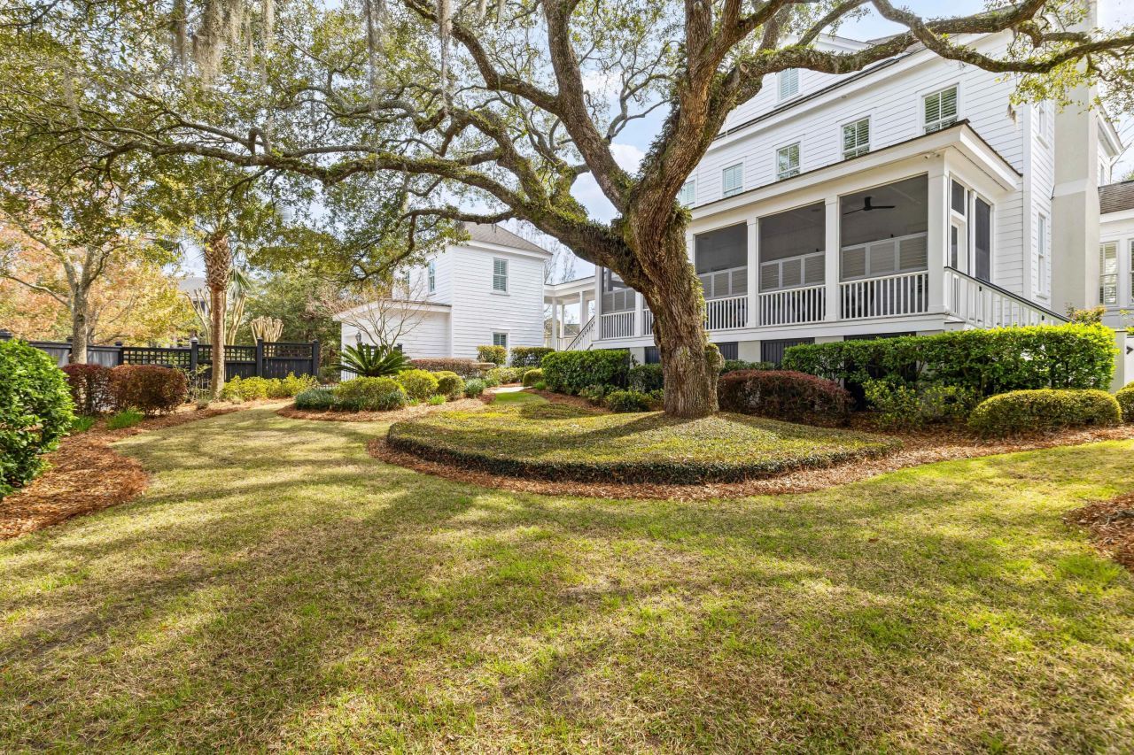 400 Island Park Drive Photo 30