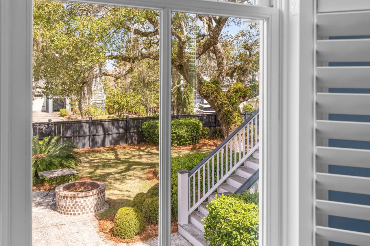 400 Island Park Drive Photo 36