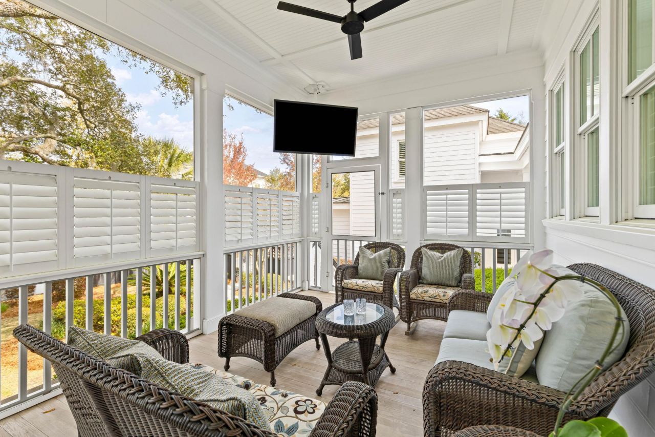 400 Island Park Drive Photo 5