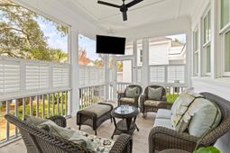 400 Island Park Drive photo 4