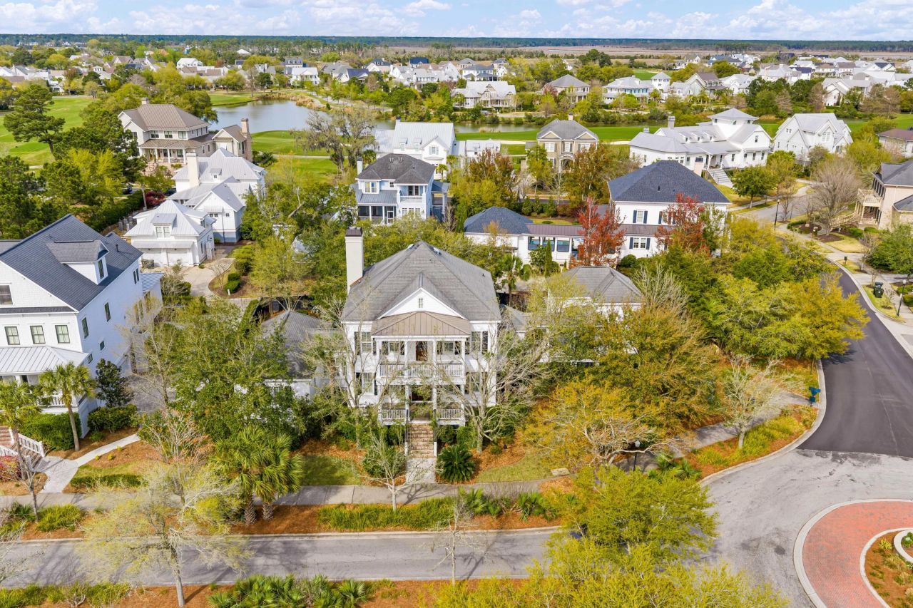 400 Island Park Drive Photo 6