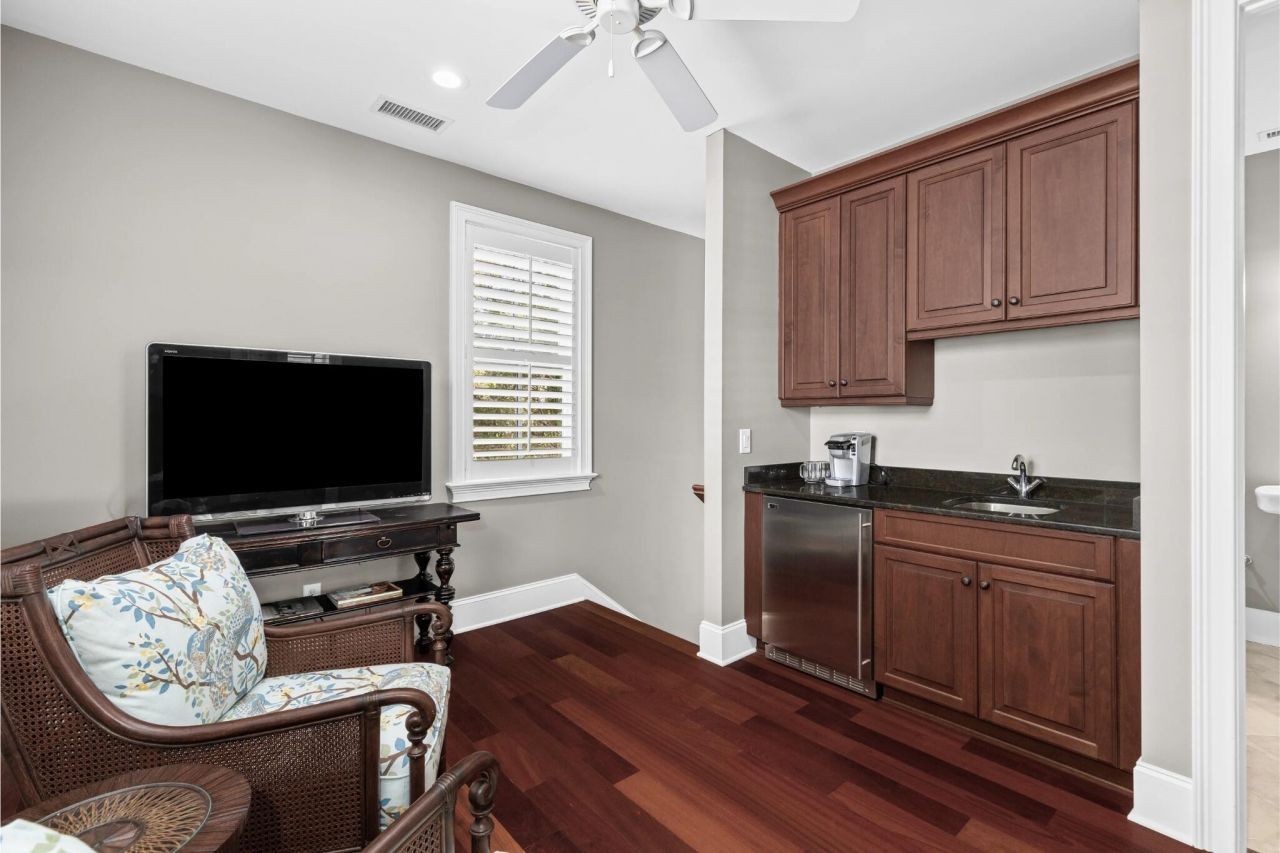 400 Island Park Drive Photo 63