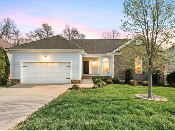 805 Tanager Pl, Lebanon, TN 37087