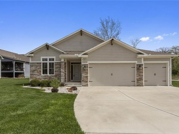 717 Riverwood Drive, Liberty, MO 64068