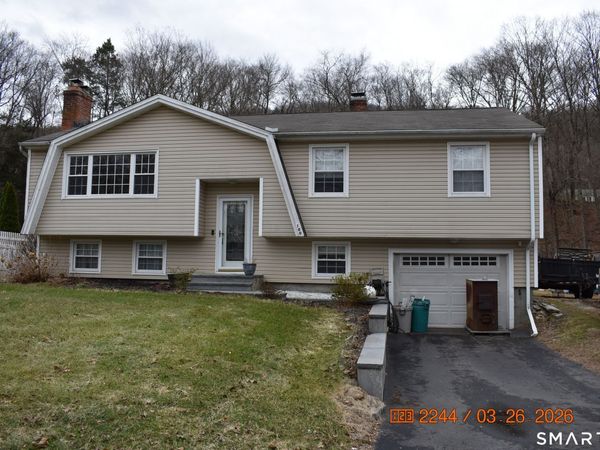 100 Beacon Valley , Beacon Falls, CT 06403