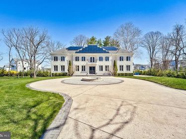9116 LEESBURG, VIENNA, VA 22182