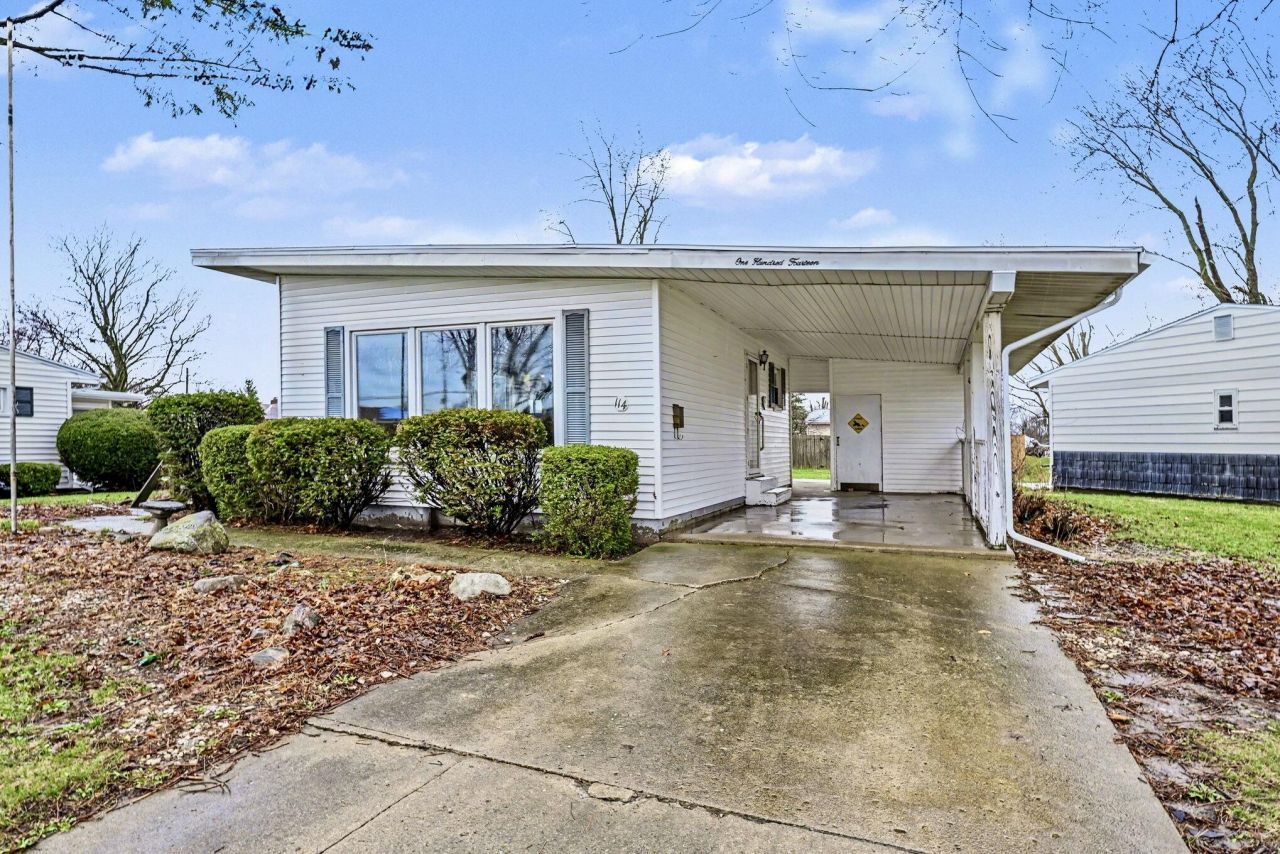 114 Cherry Lane, Wapakoneta, OH 45895 Main Photo