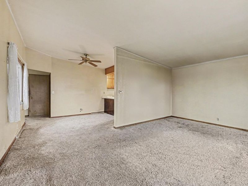 114 Cherry Lane, Wapakoneta, OH 45895 Photo 4