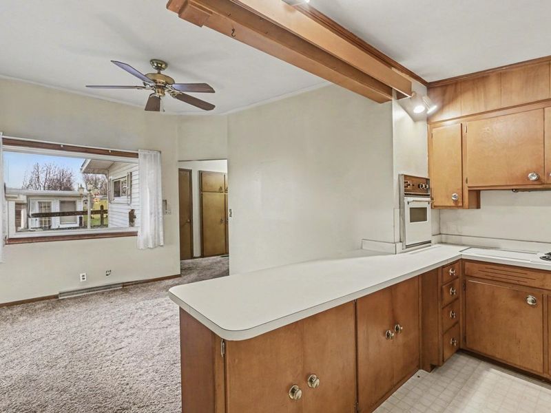 114 Cherry Lane, Wapakoneta, OH 45895 Photo 5