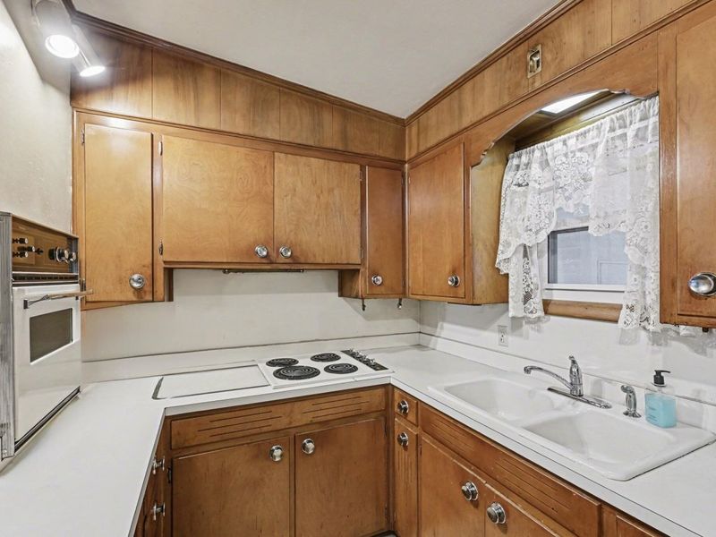 114 Cherry Lane, Wapakoneta, OH 45895 Photo 7