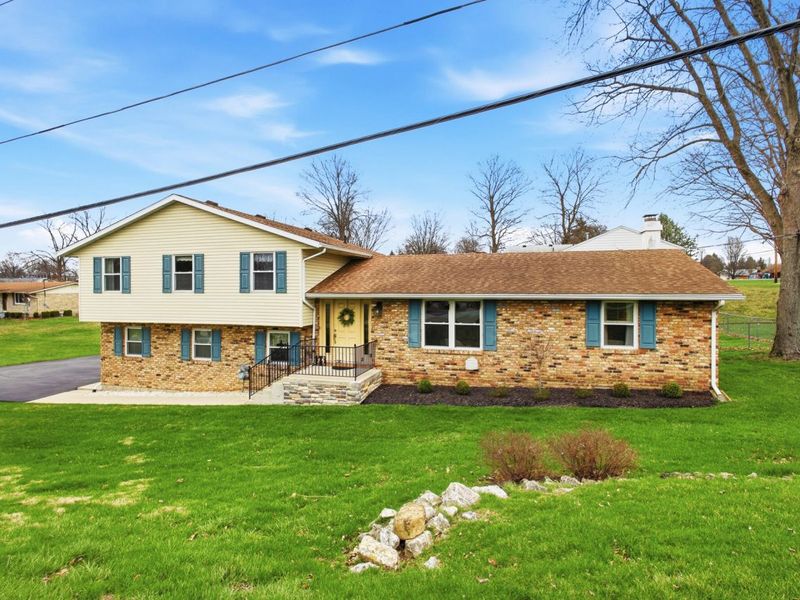 2224 Cheviot Hills Drive, Springfield, OH 45505 Photo 2